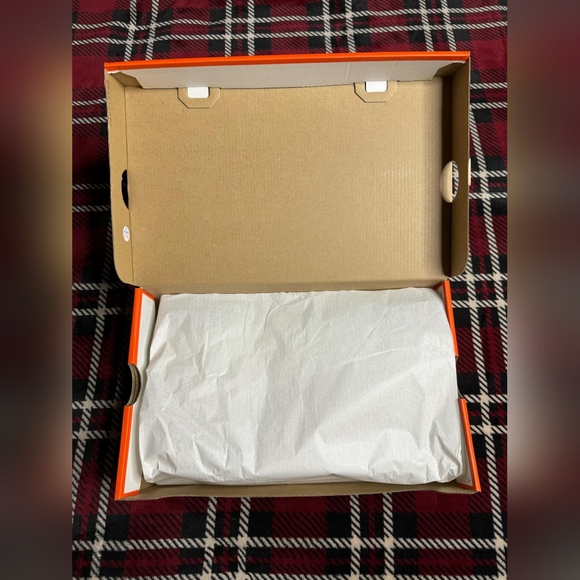 Nike Epic React Flynit Orange Shoe Box - Picture 6 of 7